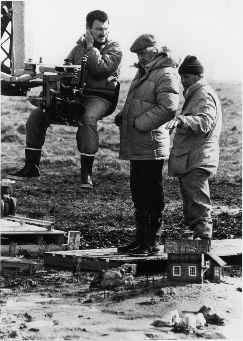 Андрей Тарковский и кинооператор Свен Нюквист на съемках фильма Жертвоприношение. 1985