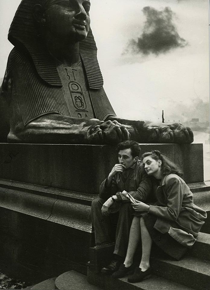 Иван Шагин. Грустные думы. Лондон, на набережной Темзы, 1945