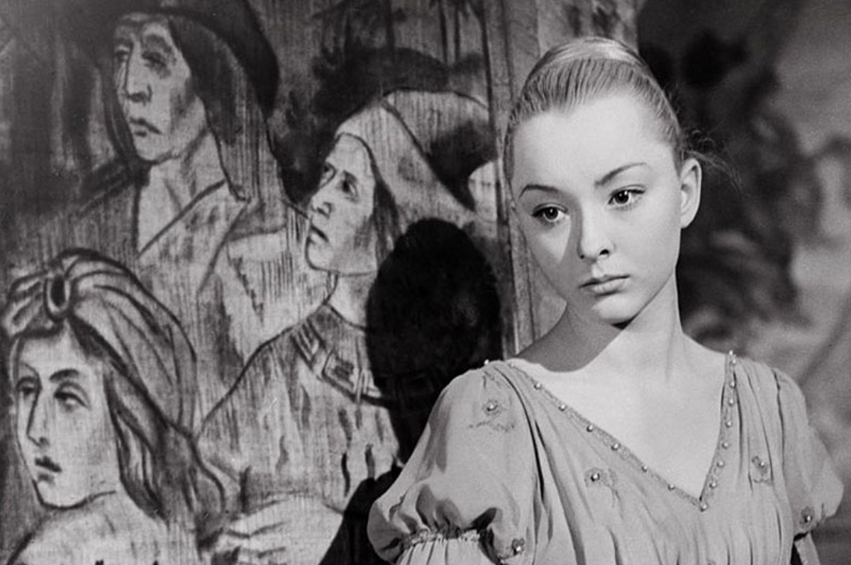 Офелия — Анастасия Вертинская в картине "Гамлет" 1964 года, режиссер Григорий Козинцев / кадр из к/ф студии «Ленфильм».