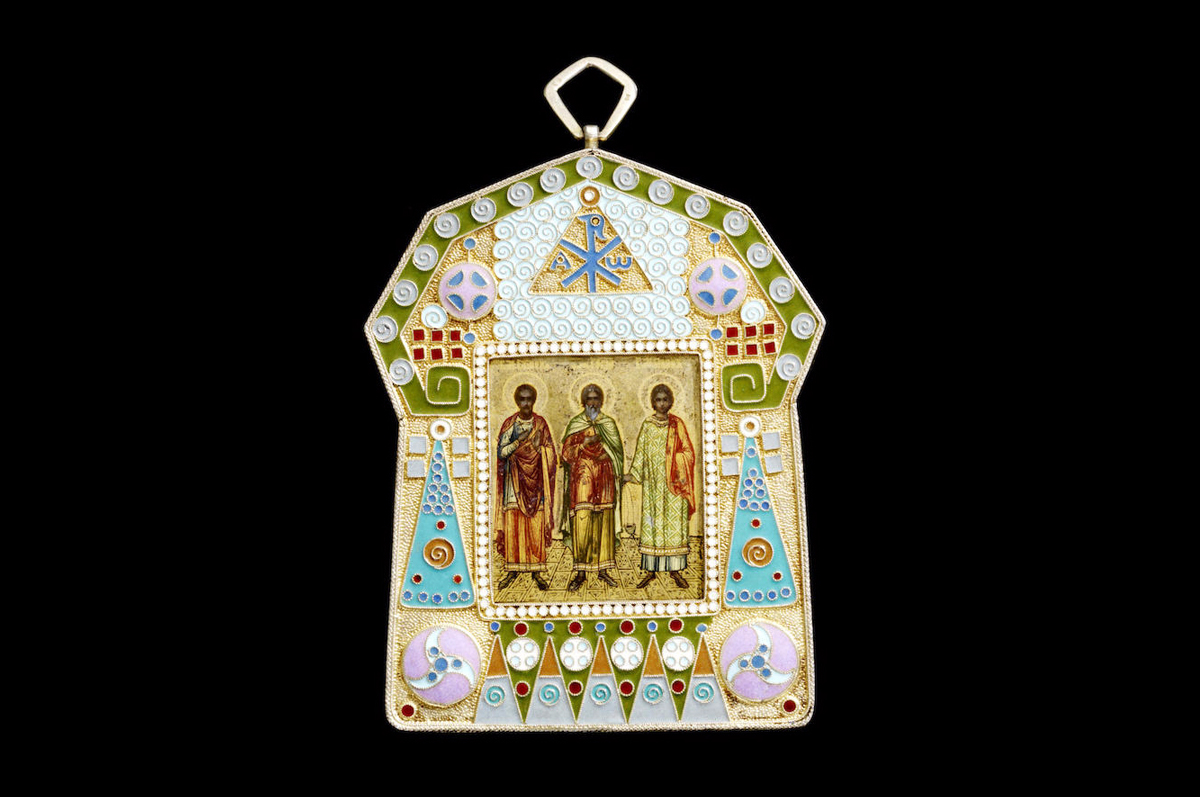 Миниатюра с образом трех Святых, позолоченное серебро, эмаль, орнамент в стиле ар-нуво