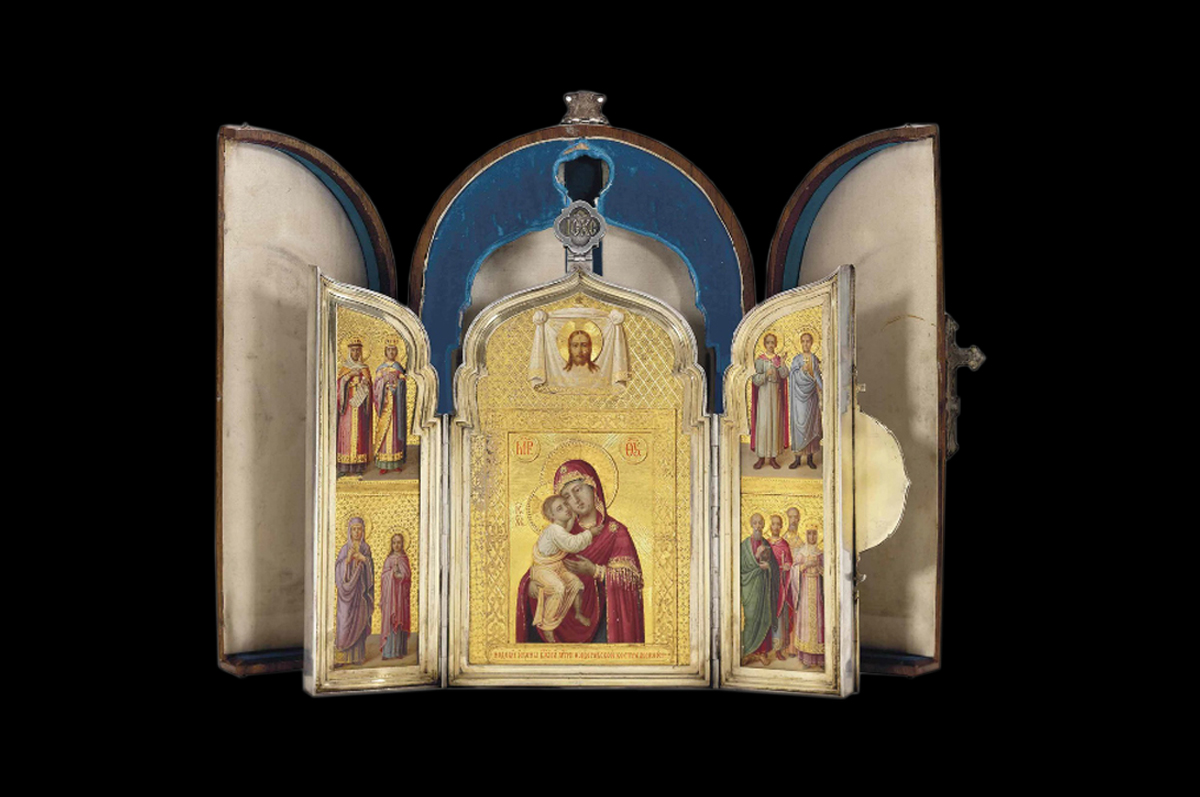 Икона Феодоровской Божией Матери в окружении десяти святых, триптих украшен позолоченным серебром